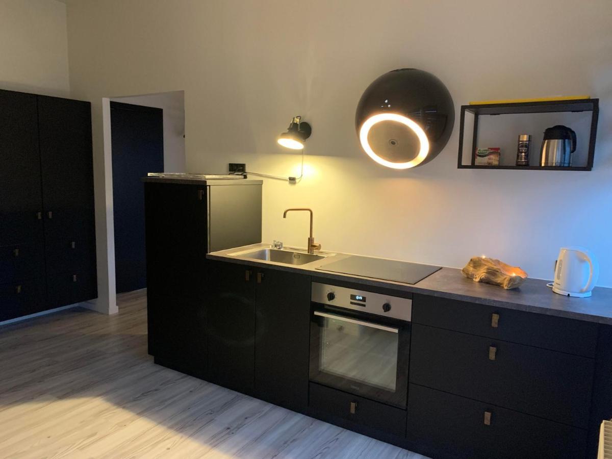 Broncks Apartment 1 - Modern 2-Bedroom In The Heart Of Torshavn Bagian luar foto