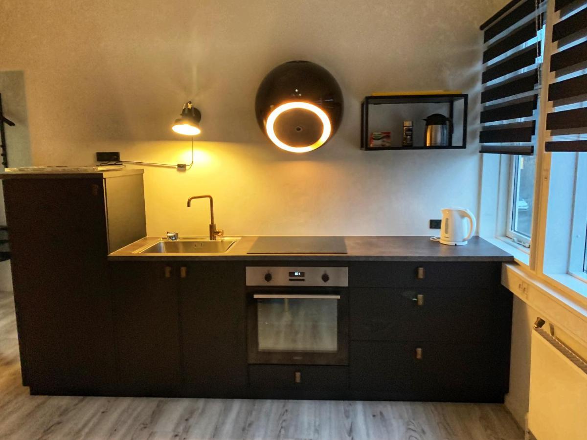 Broncks Apartment 1 - Modern 2-Bedroom In The Heart Of Torshavn Bagian luar foto