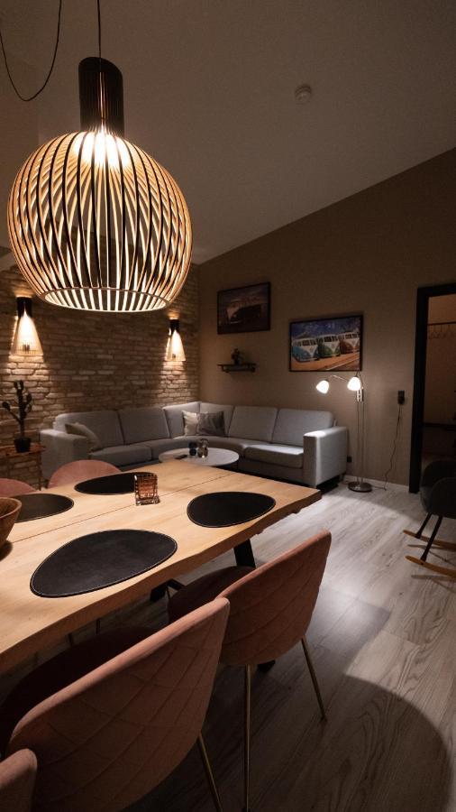 Broncks Apartment 1 - Modern 2-Bedroom In The Heart Of Torshavn Bagian luar foto